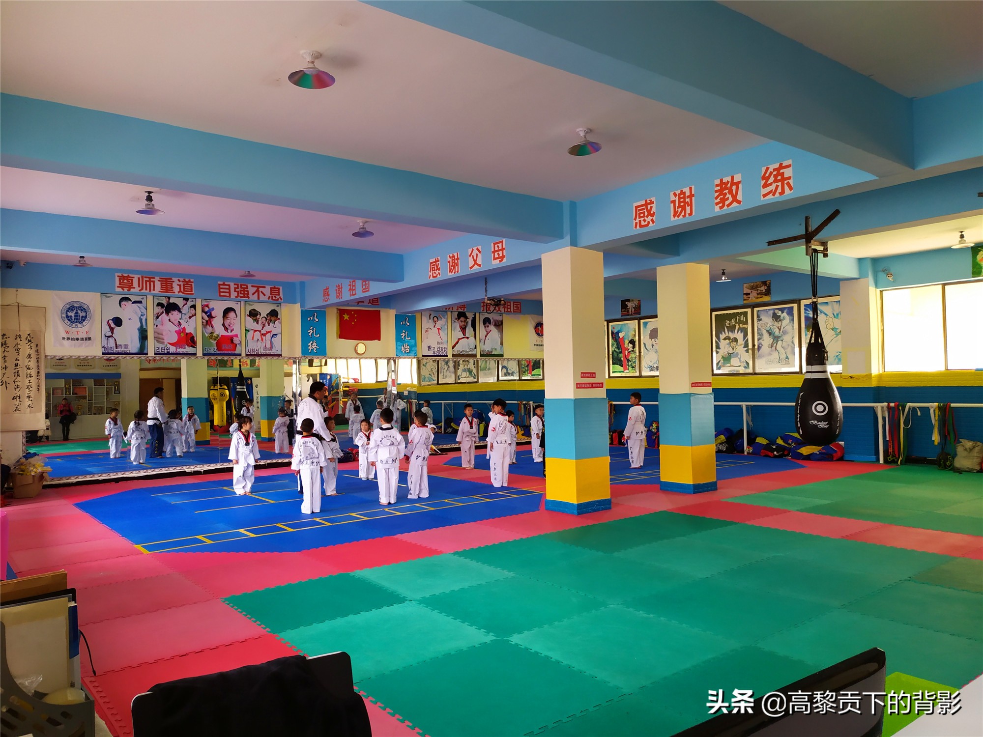 云南腾冲偶遇篮球赛顺便看看腾冲的体育设施如何？