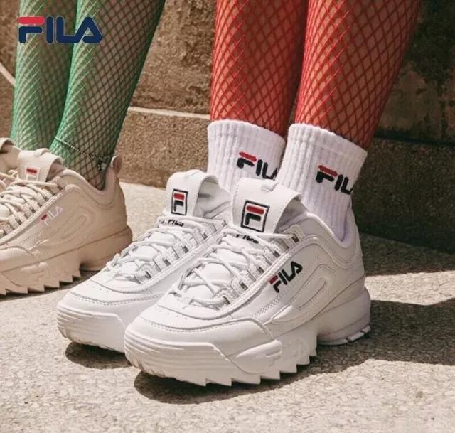 穿不了高跟鞋穿裙子搭配什么鞋,穿不了高跟穿不了裙子