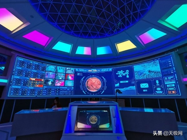 走进火星基地探索酷开电视Max86”的全能潮玩力