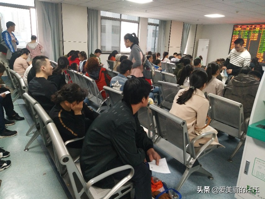 时隔三天再次来到湖北省妇幼保健院，人依然的多，太不容易了！
