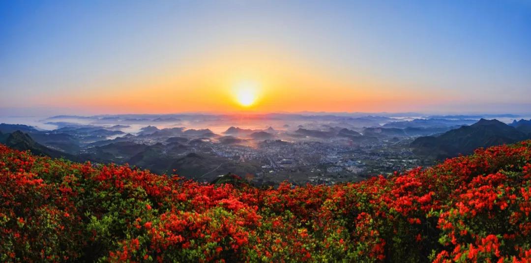 被央视点赞，有点惊艳！这位00后甜心苗妹勇闯上海时装周