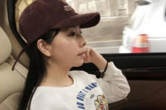 农村土丫头王二妮近照 (旧版的王二妮视频)