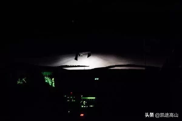 那一年，他们滑坠到人生的谷底：两名登山者和两部电影