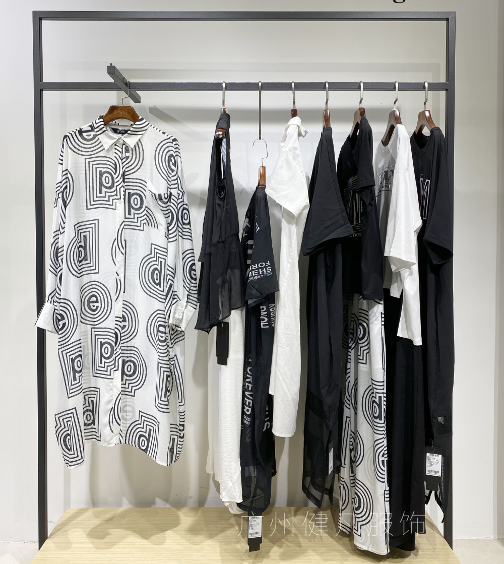 潮牌时尚休闲宽松中长款女装,潮流女装休闲宽松爆款