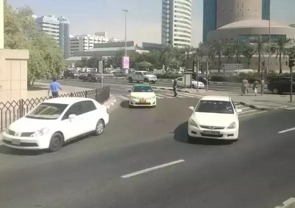 迪拜捡垃圾致富是真的吗,迪拜捡垃圾月入百万