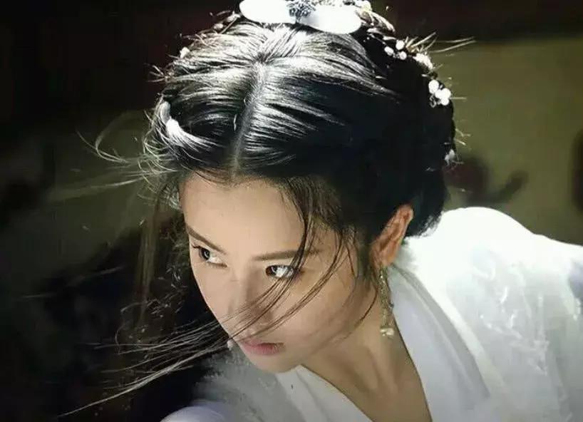 为抢救新版小龙女，这届网友真skr操碎了心