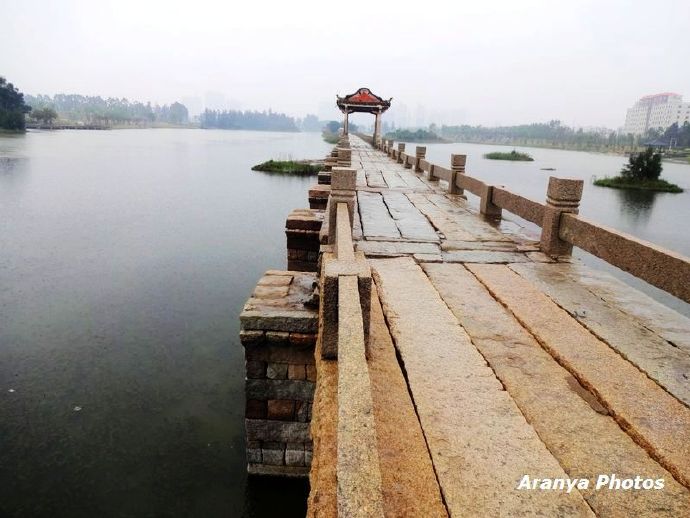 福建晋江安平桥视频,雨中安平桥