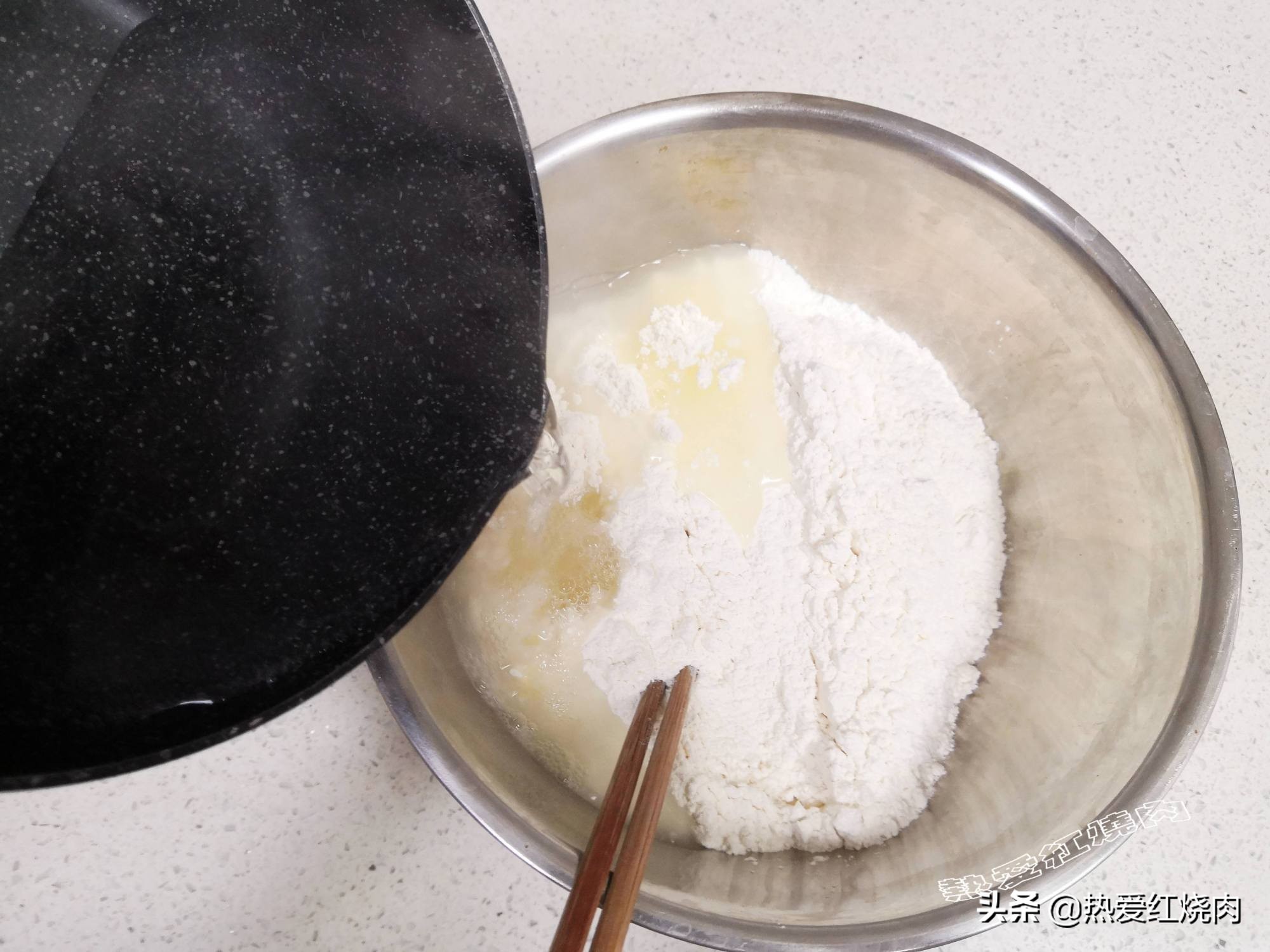 简单好吃的鱼头泡饼,一家三口美食鱼头泡饼