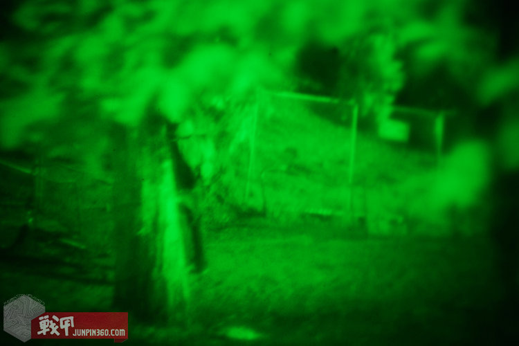 战甲轰鸣致命武器,战甲前期武器推荐