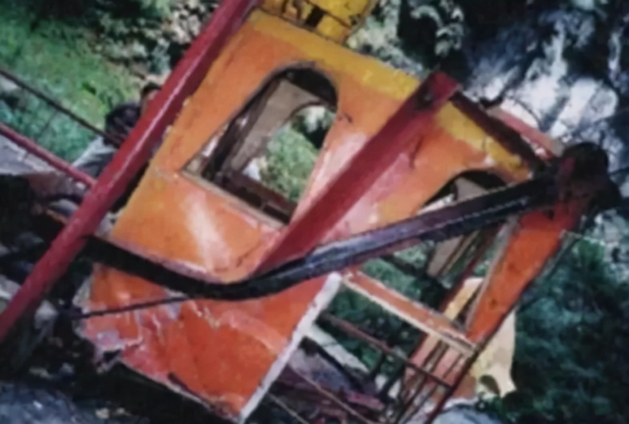 栾树韩红许志安,许志安和韩红接吻图片