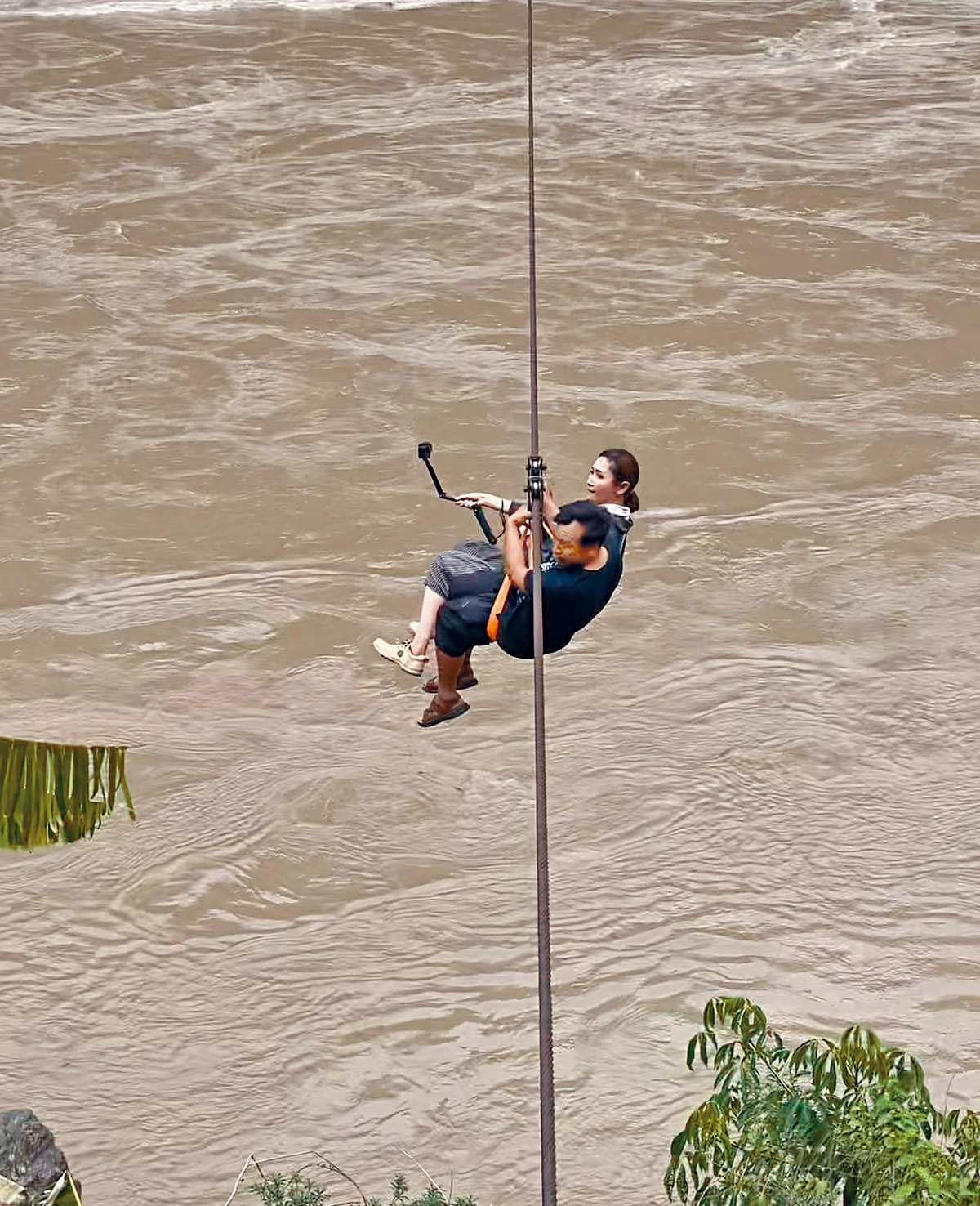 泸定桥修建至今有多少年,泸定桥的铁索桥修建于哪一年