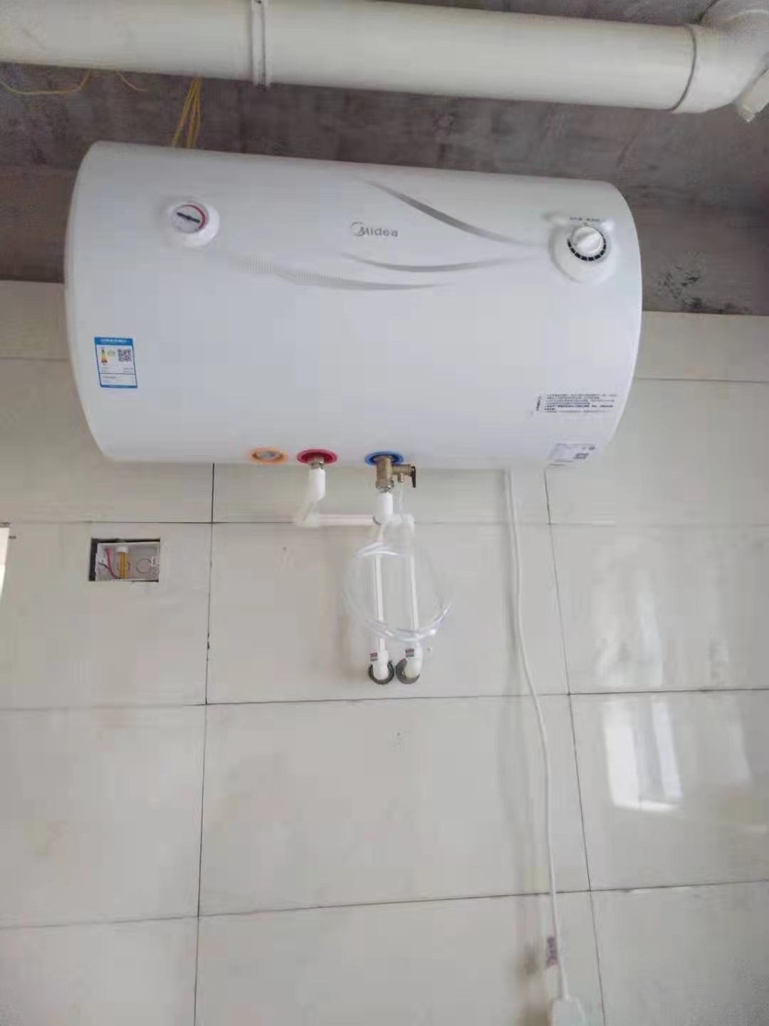 电热水器免费安装可以不要辅材吗,电热水器安装材料费