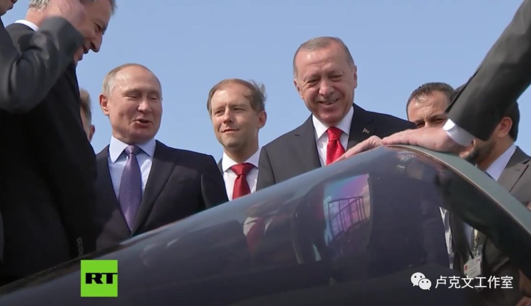 参赛的独舞,十月独舞