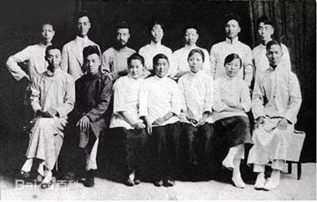 周恩来等组织“觉悟社”——1919年历史大事件