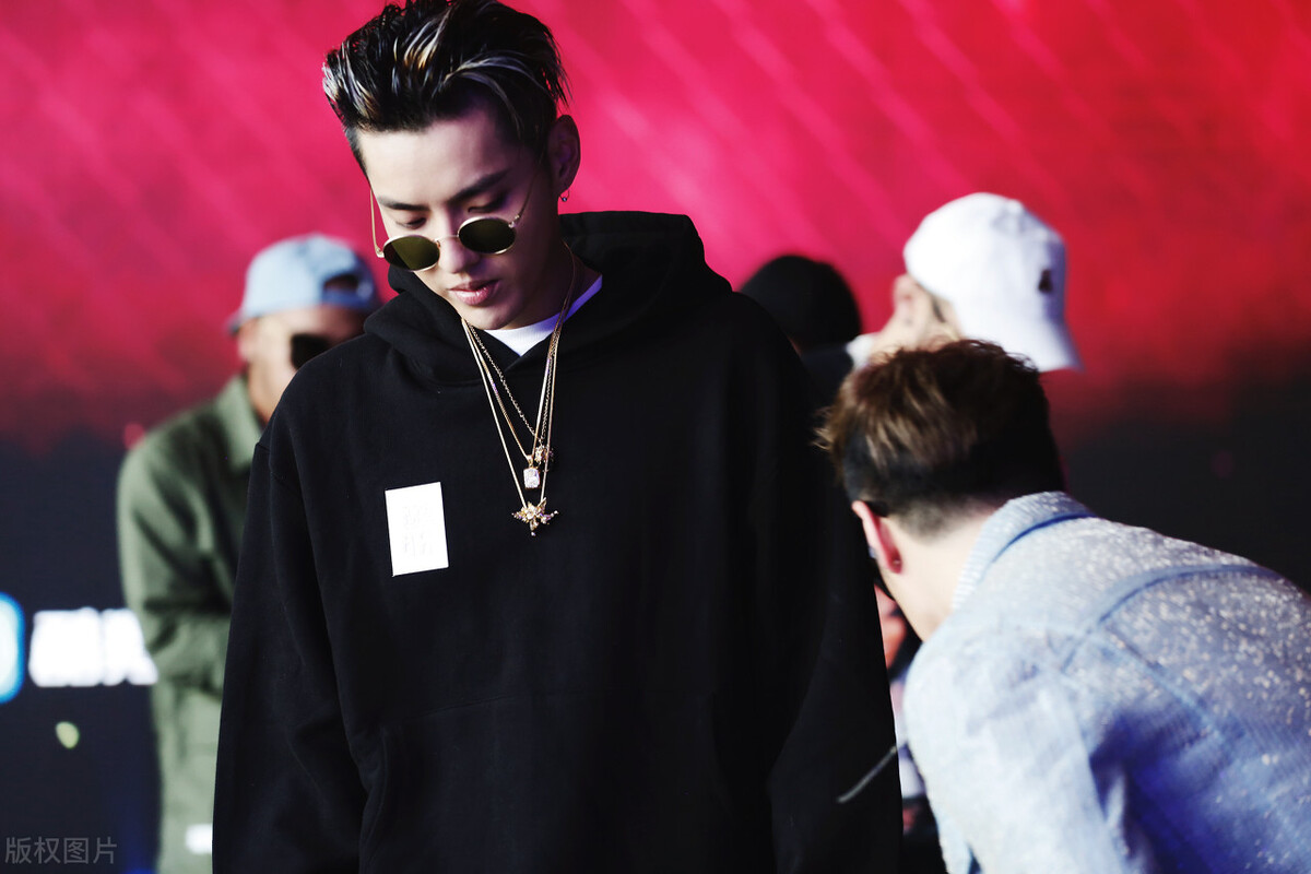 “炮王”吴亦凡选妃性丑闻：你的演技，都在床上？