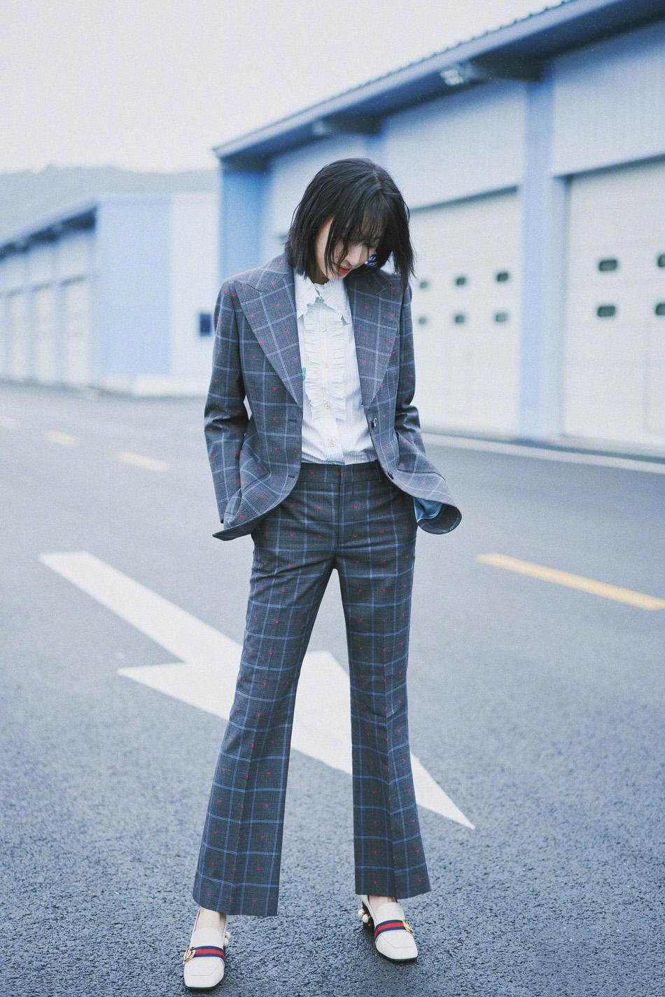 杨幂小白鞋穿搭新中式,杨幂同款流行板鞋搭配图