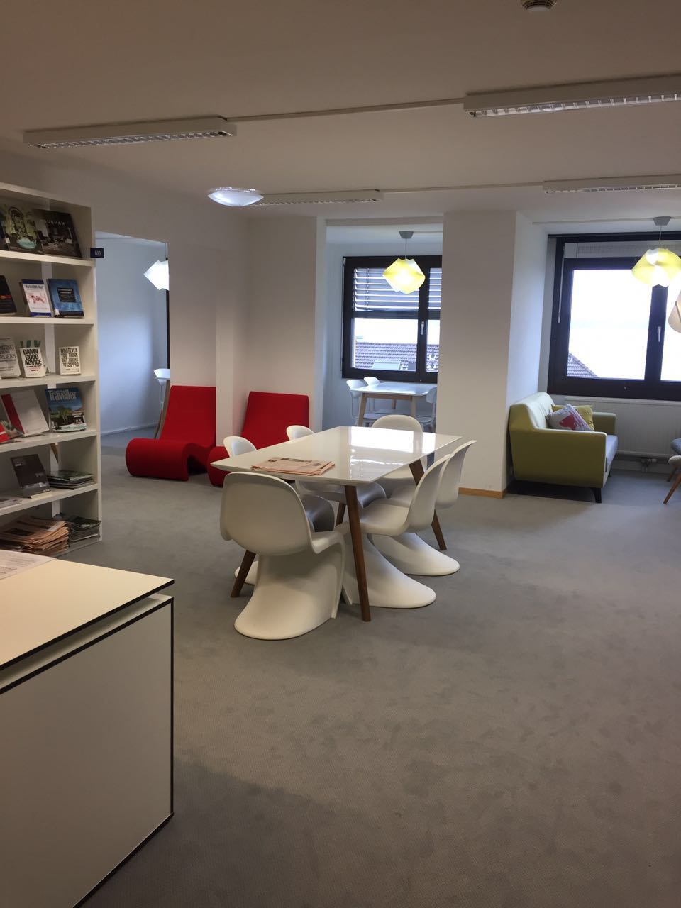 去瑞士留学说什么语言,瑞士本科留学一年费用