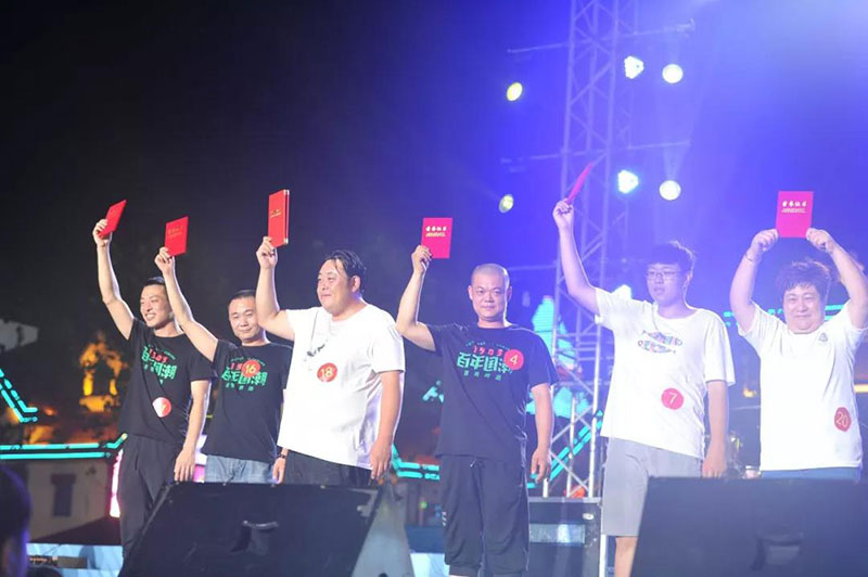 酒王大赛周赛吹瓶最快3秒70！震惊金沙滩啤酒城