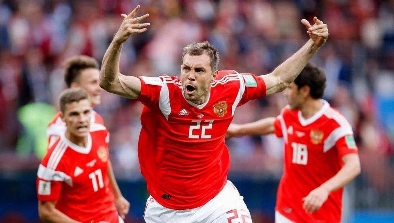 为什么球迷喜欢荷兰队,红色球衣有哪些球队