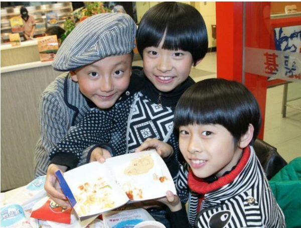 肖战和易烊千玺谁最火,易烊千玺和蔡徐坤谁火