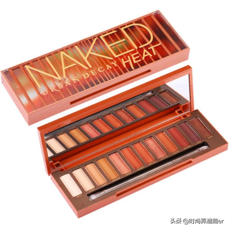 李沁超美红裙,李沁眼影亮晶晶