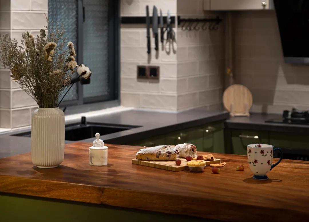 60㎡温暖精致复古风一人居,在小空间里,悦心而居