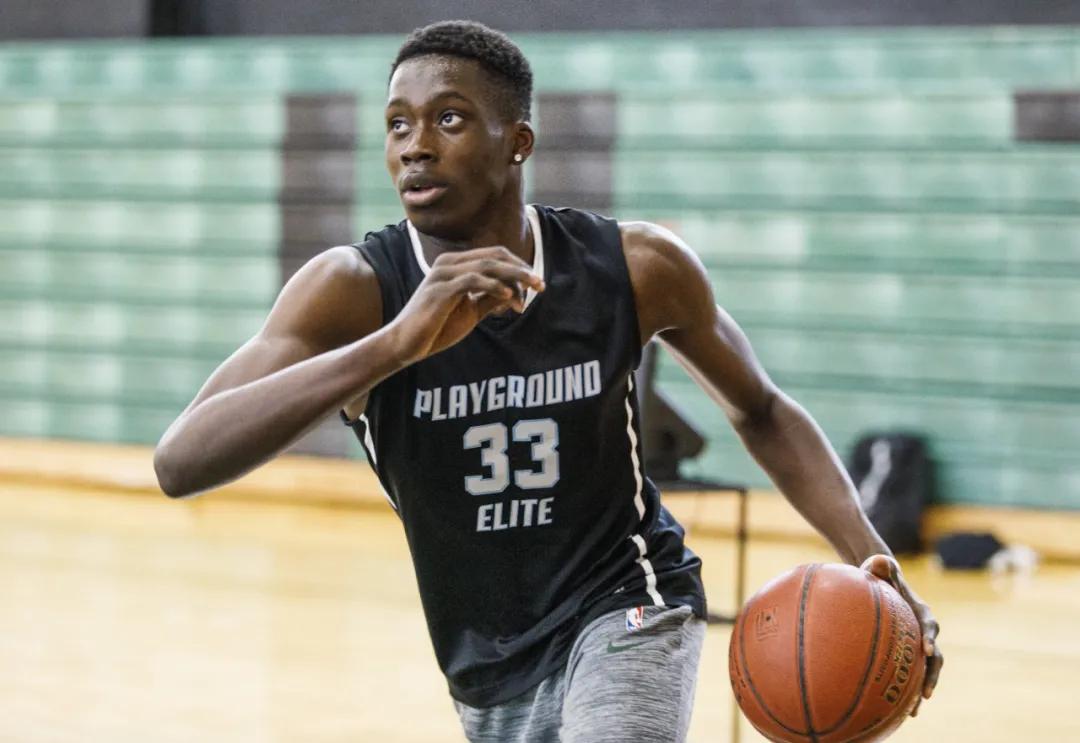 拿下雄鹿总冠军字母哥阿德托昆博,扬尼斯阿德托昆博字母哥fmvp