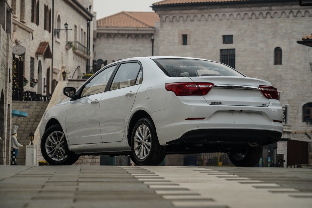 酷威熏黑车标,吉利远景18款车头