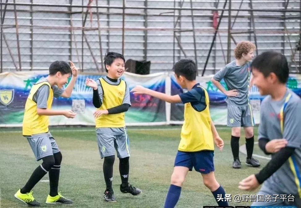 把最纯正意大利足球带来东莞，这个爸爸说足球应该这样学