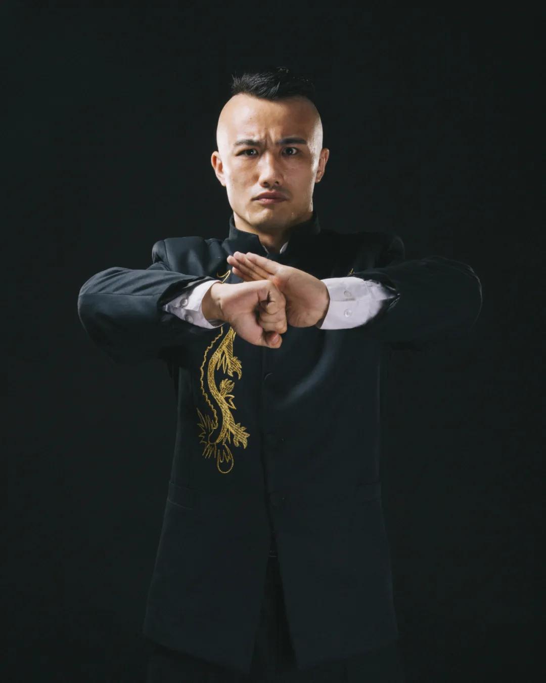 人物|中国格斗狂蟒,会写诗的格斗高手