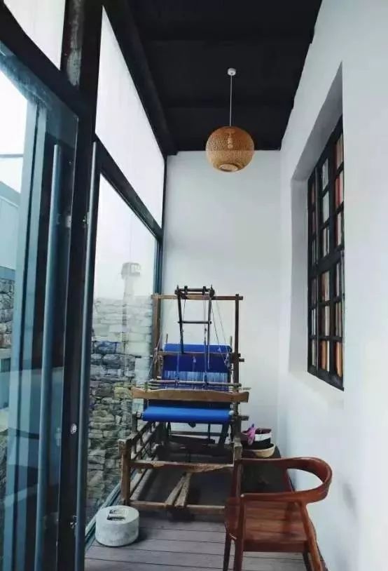 她给破败乡村动了个大手术，2年跨进“后现代”，艺术青年扎堆