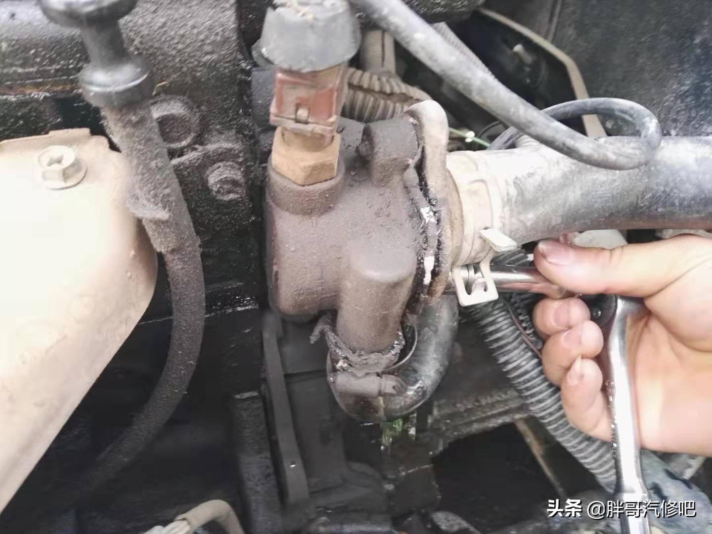 老富康缸盖漏油,老款富康水温高风扇不转