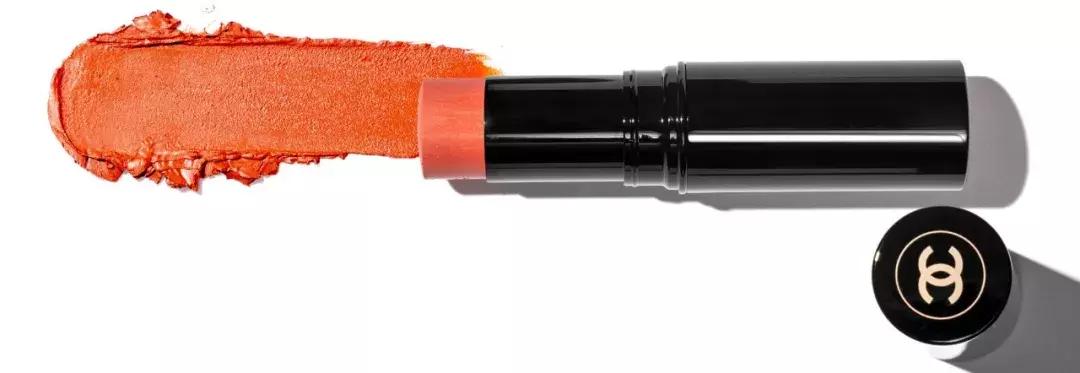 美妆亲测|用了这支腮红棒后，男票总说我的脸白里透红~