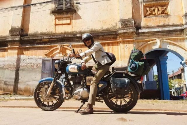 男子投资50万带老婆住山洞,48岁男子卖掉豪宅