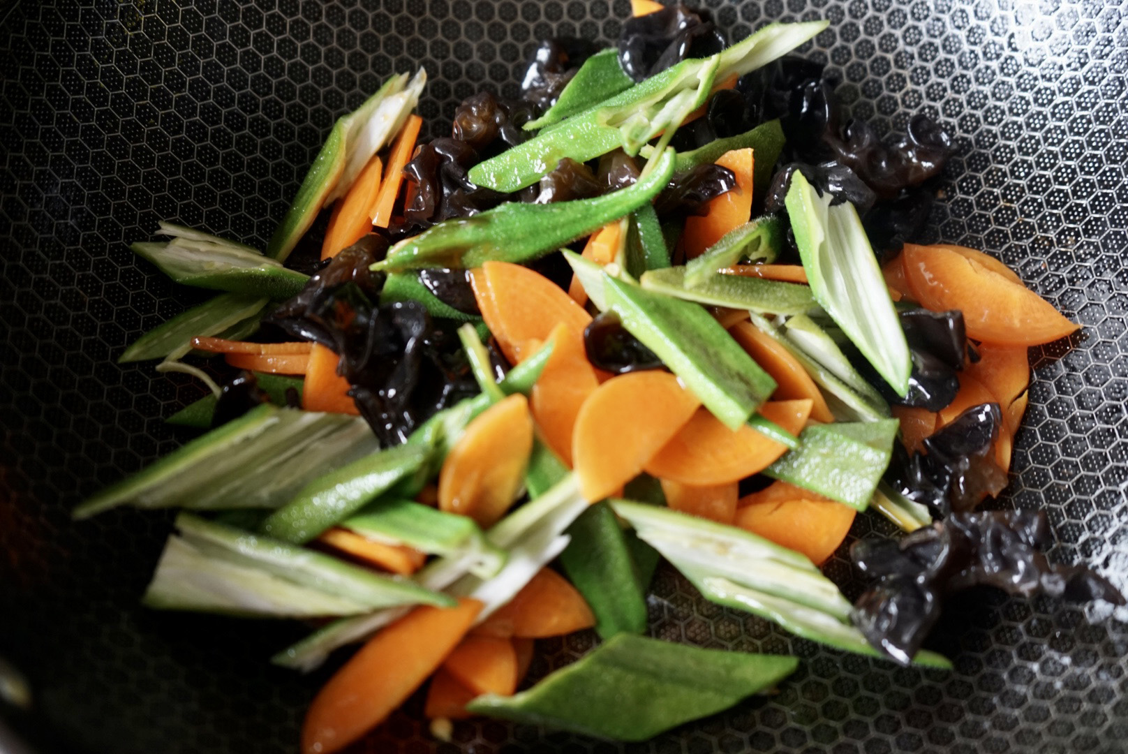 秋葵怎么吃好吃最有营养,秋葵营养丰富是一道好菜