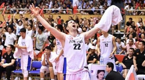 中国后卫过人风格,中国后卫教科书