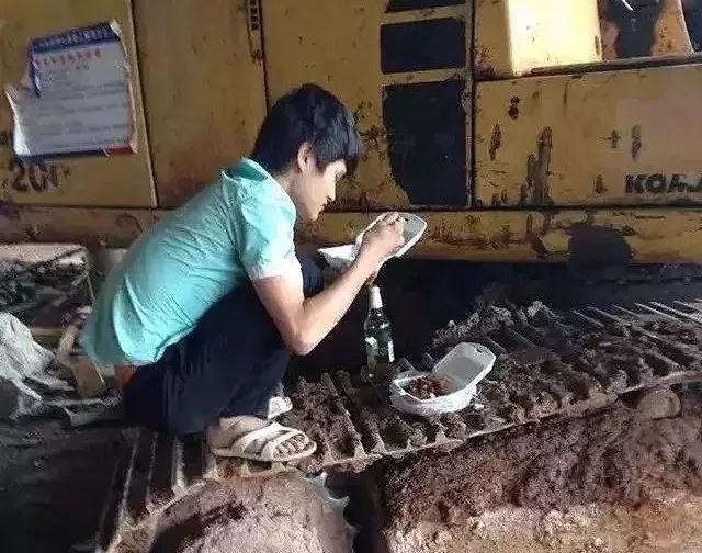 开挖机好还是铲车好,开挖机好还是数控好