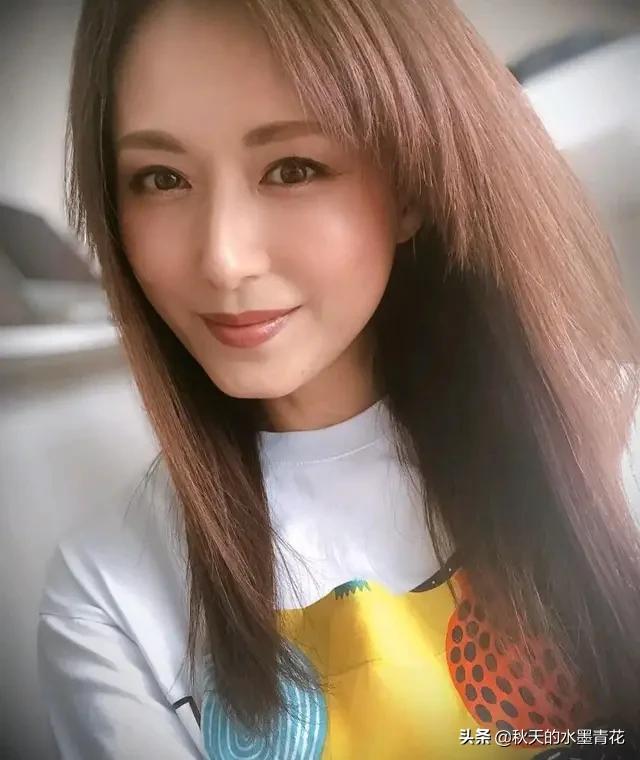 邻居家的阿姨找小明的爸爸告状,梦见邻居家的叔叔阿姨