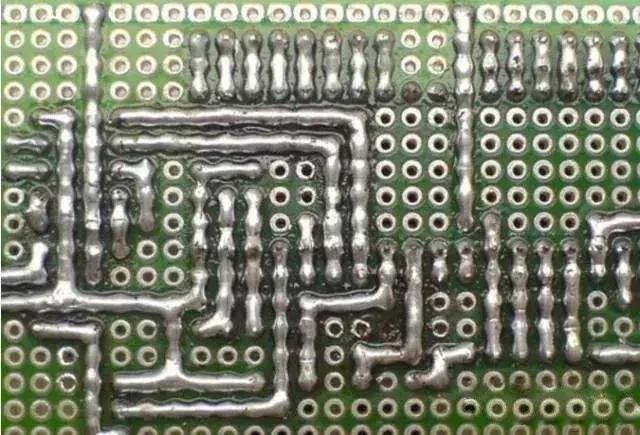 初学者怎么看懂电路板走向,初学电工认识一下电路板