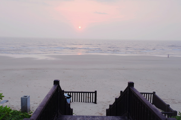 月亮湾海南环岛,月亮湾被称为中国第一滩