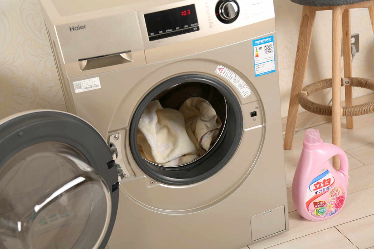 晒衣服不弄干水,晒衣服不脱水会怎么样