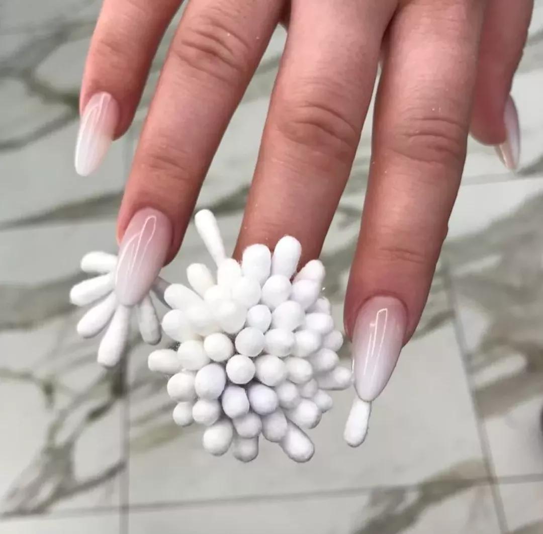 美甲师在吗？我被丑得睡不着觉