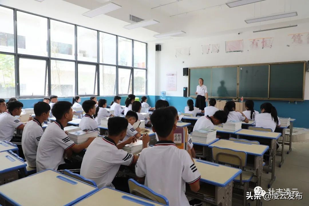 百色鸿顺高中开学典礼,高级中学喜讯