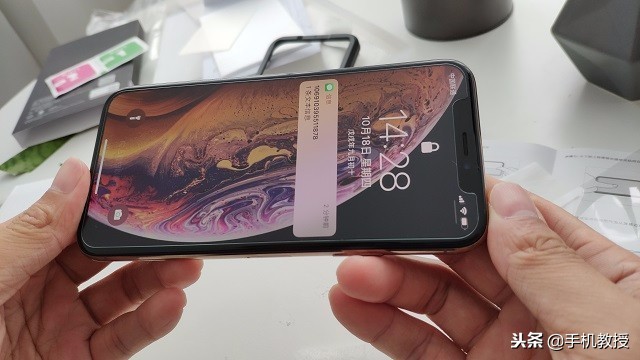 手机贴膜多种贴法,手把手教你手机贴膜新手一看就会