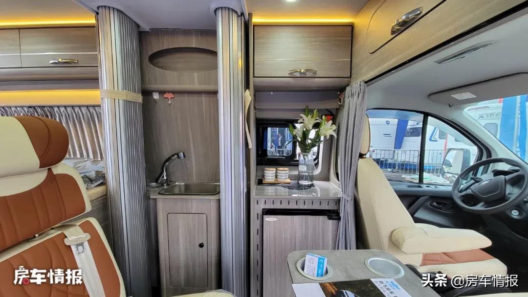 公认最好的三款房车10万元内,东风御风房车c型房车