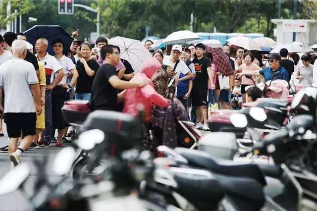 costco早上几点开门,costco开业首日被挤爆