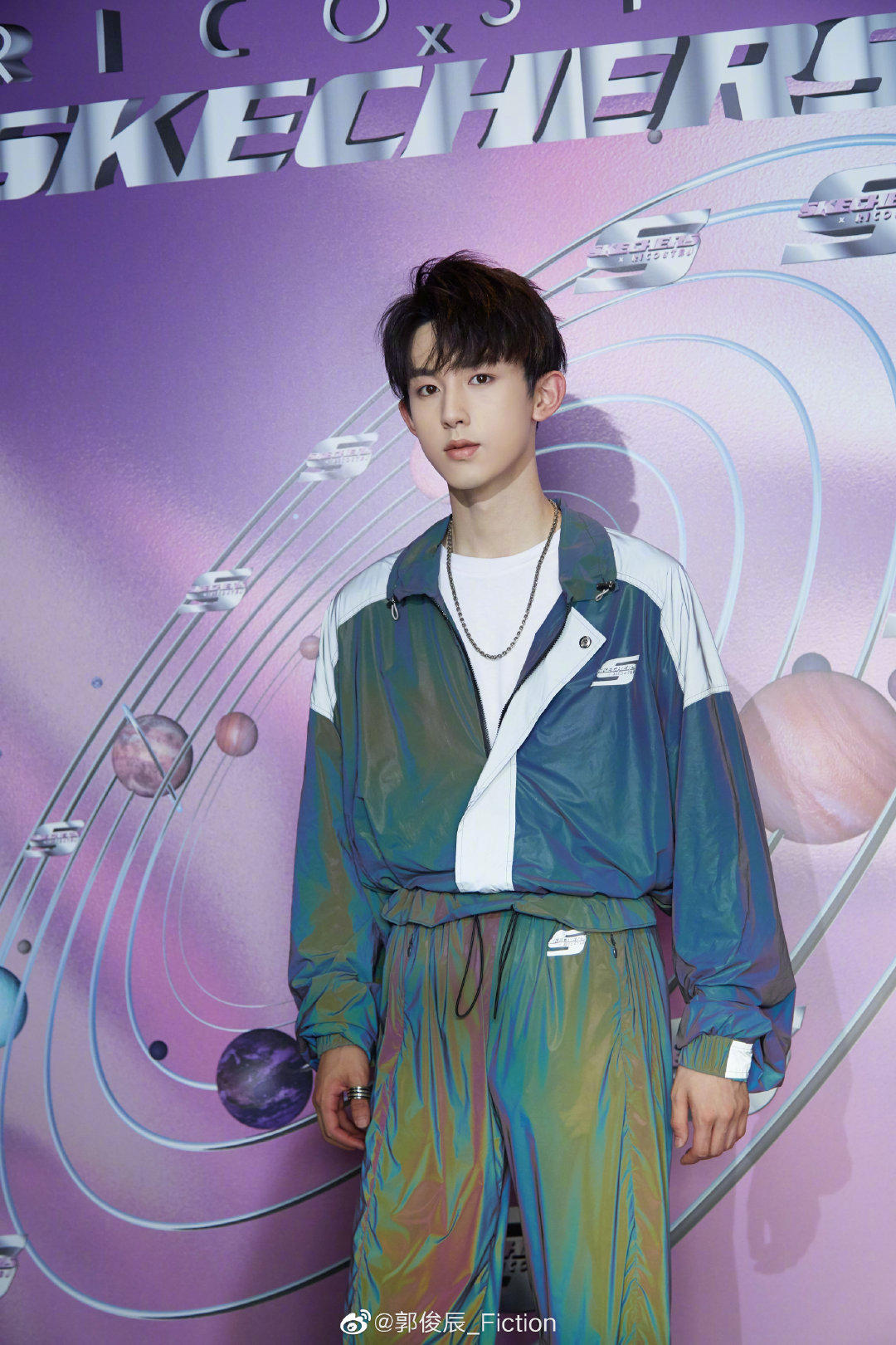 穿搭男生潮流大牌,男明星冬季最帅休闲运动穿搭