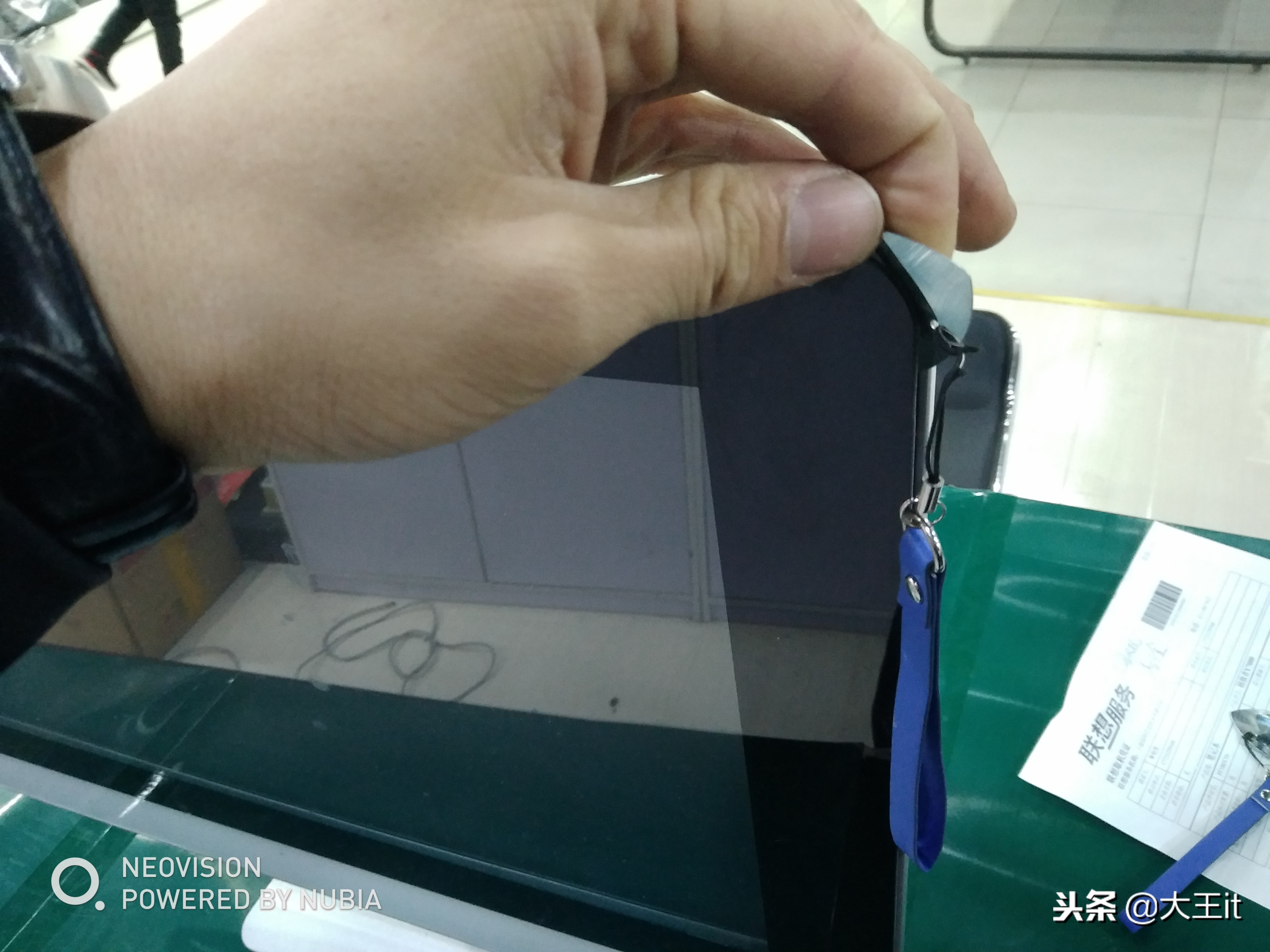 网上899买的苹果电脑被骗，鲁大师跑居然9W多分，全是山寨配件