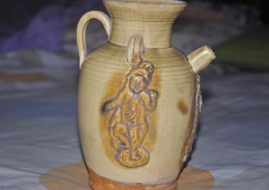 农民捐赠明代纯金文物获200元奖励,农民捐19件古董给故宫