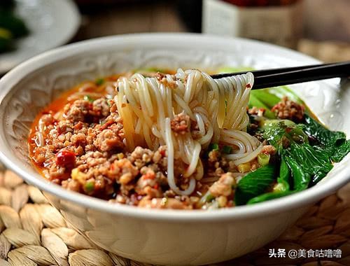 米粉超简单快速的做法,超好吃的米粉做法教程